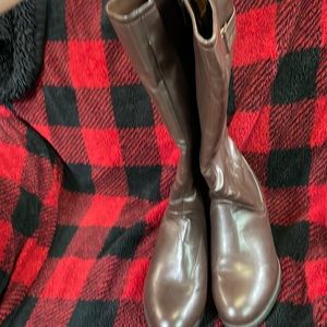 Almost new brown knee high boots, extra wide calf
